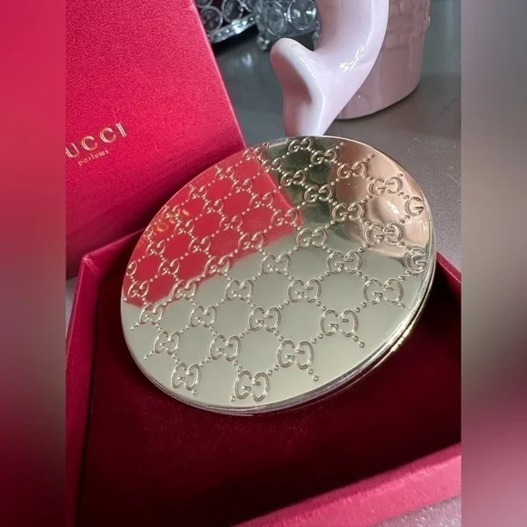 Gucci Flora Compact Makeup Mirror Gold